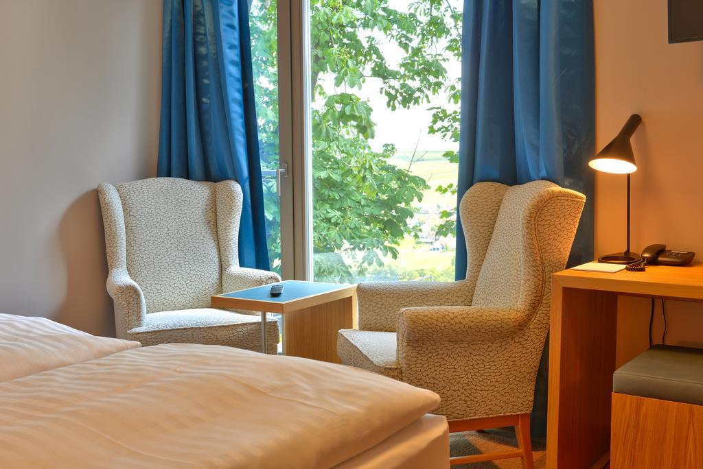 Vogelsburg Hotel Escherndorf Bagian luar foto