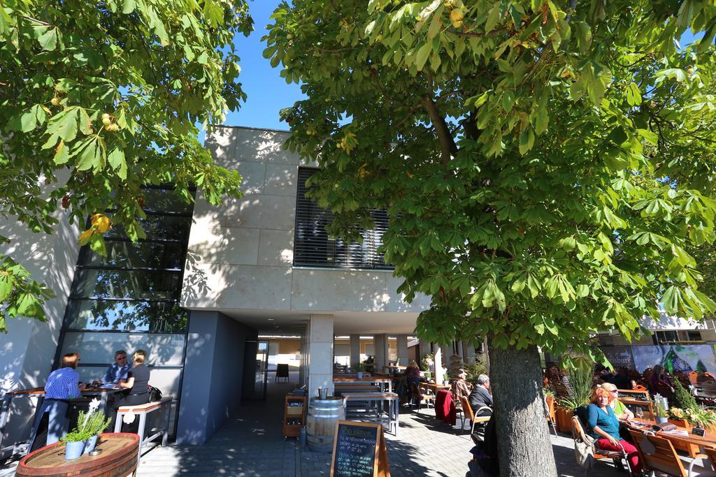 Vogelsburg Hotel Escherndorf Bagian luar foto